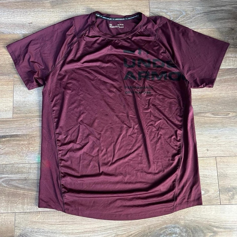 Under Armour Men's Burgundy Tee